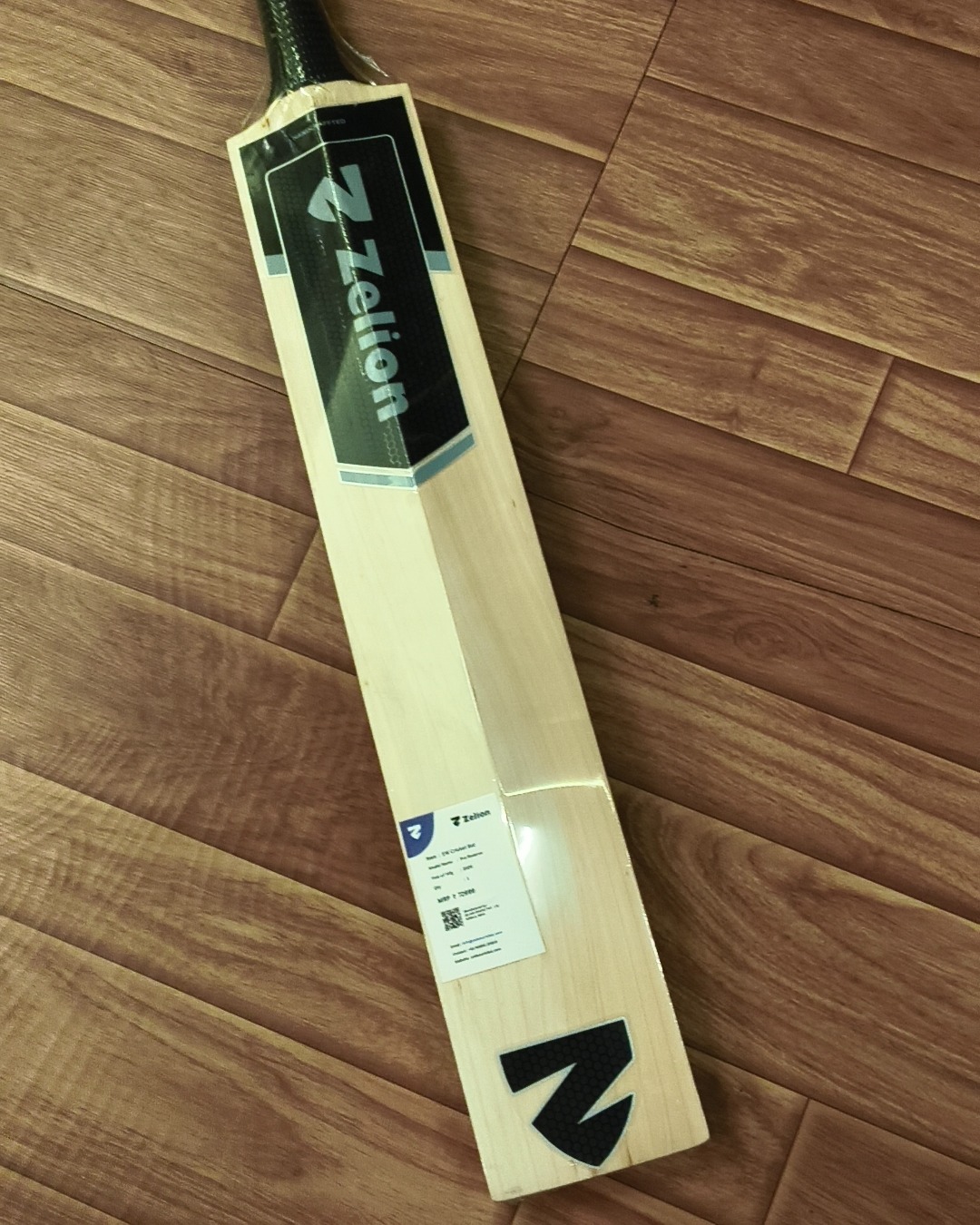 Pro Reserve - International Player Grade Willow Cricket Bat 3