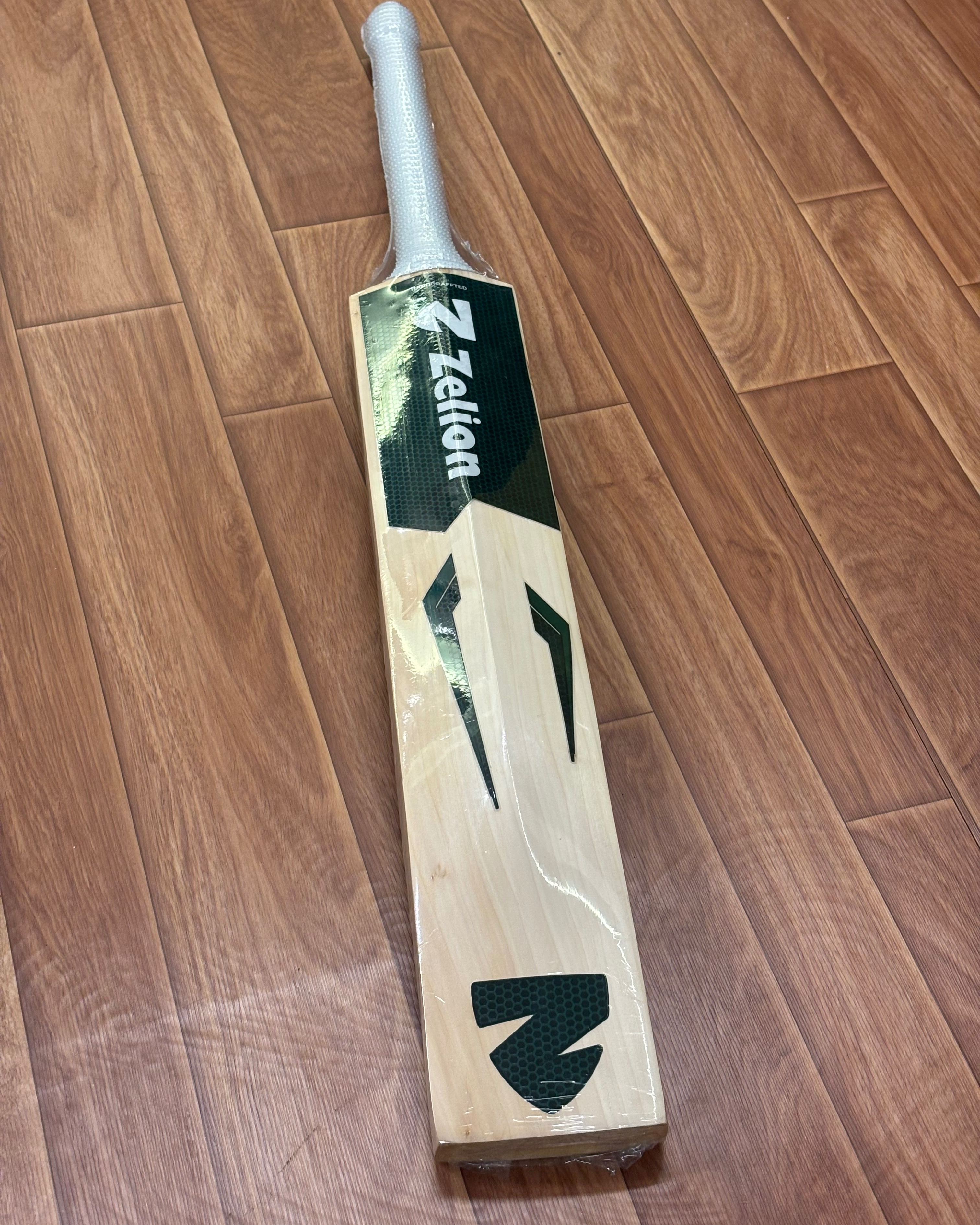 Apex - Grade 2 English Willow Cricket Bat 3