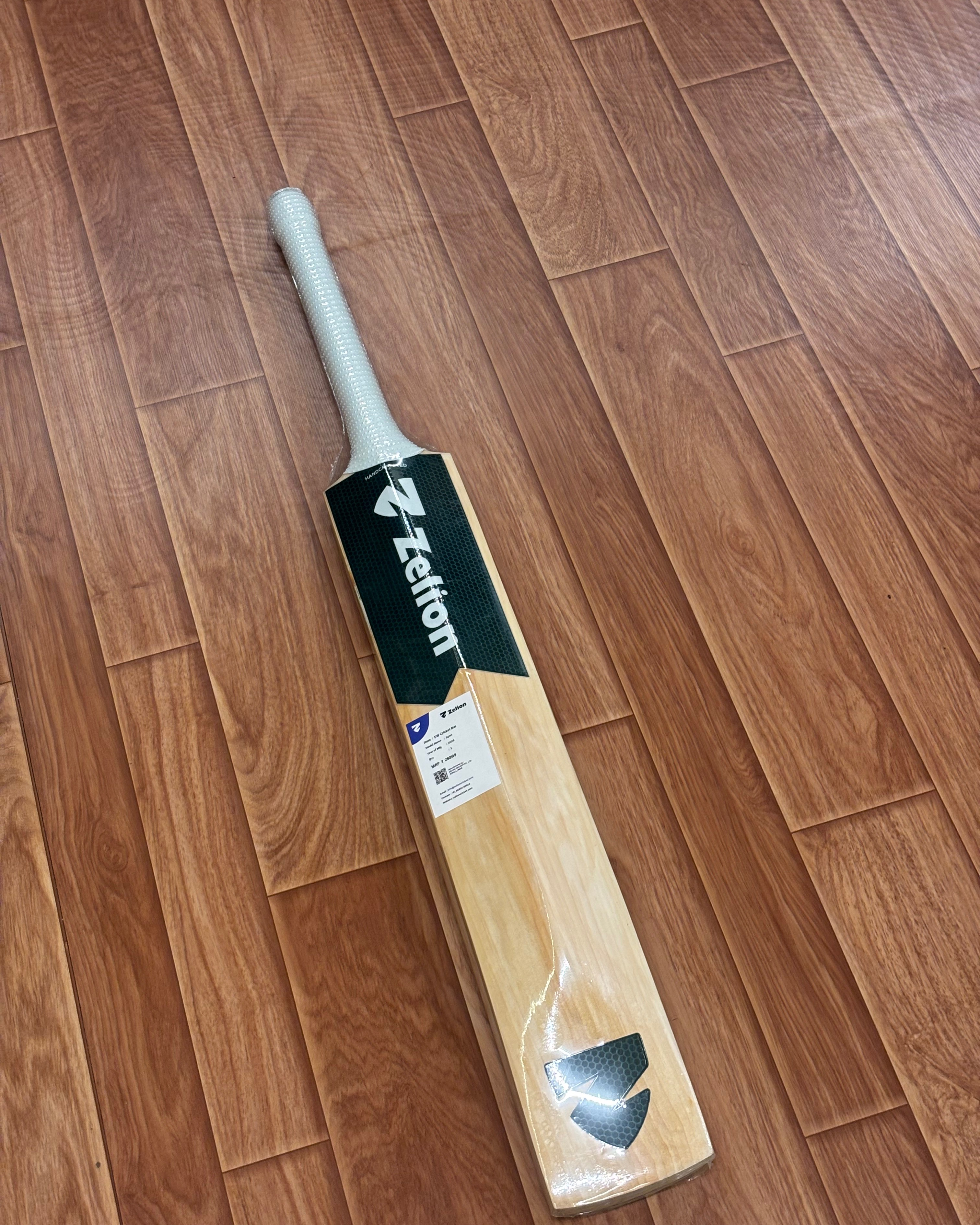 Apex - Grade 2 English Willow Cricket Bat 3