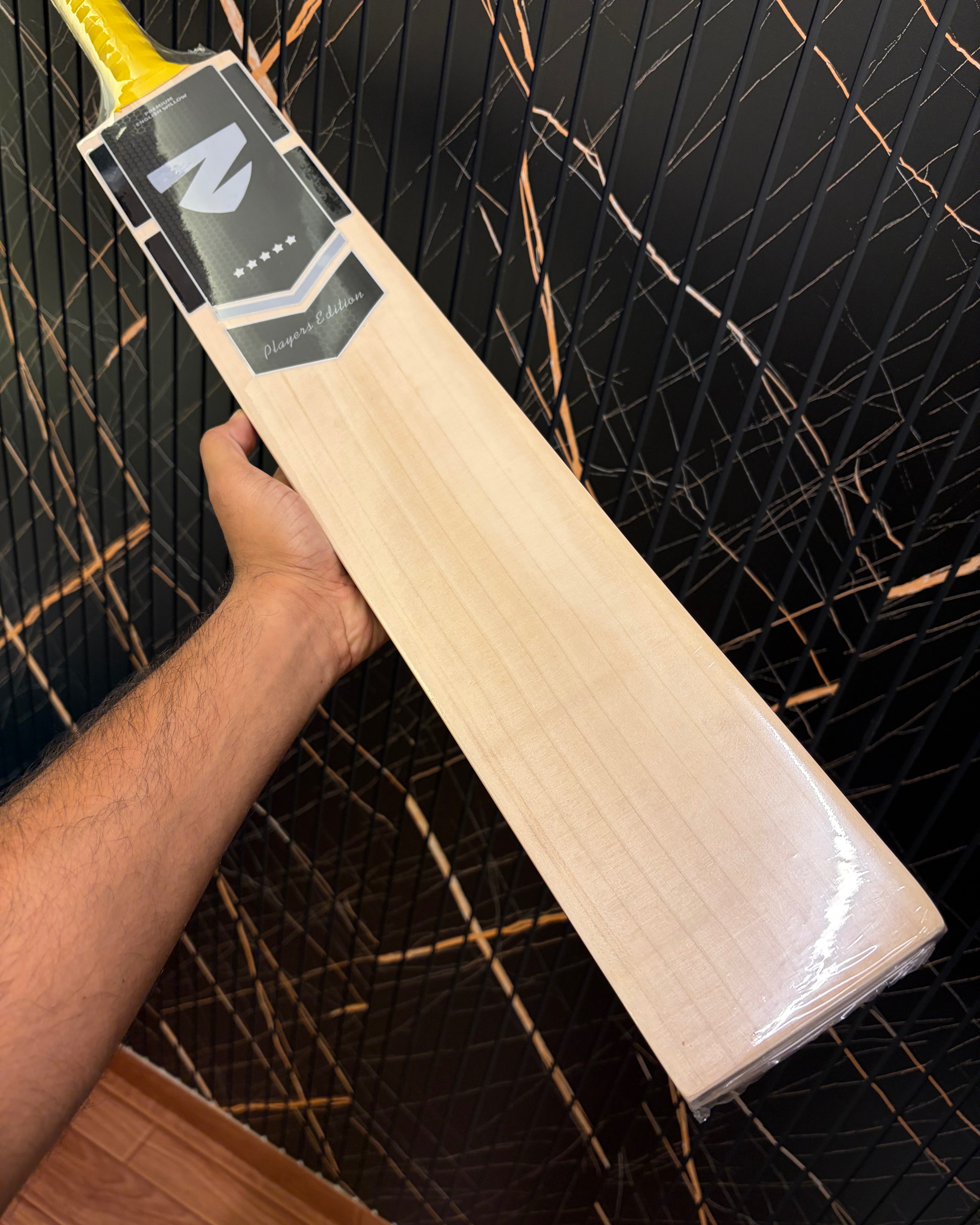 Players - Grade 1 English Willow Cricket Bat 1