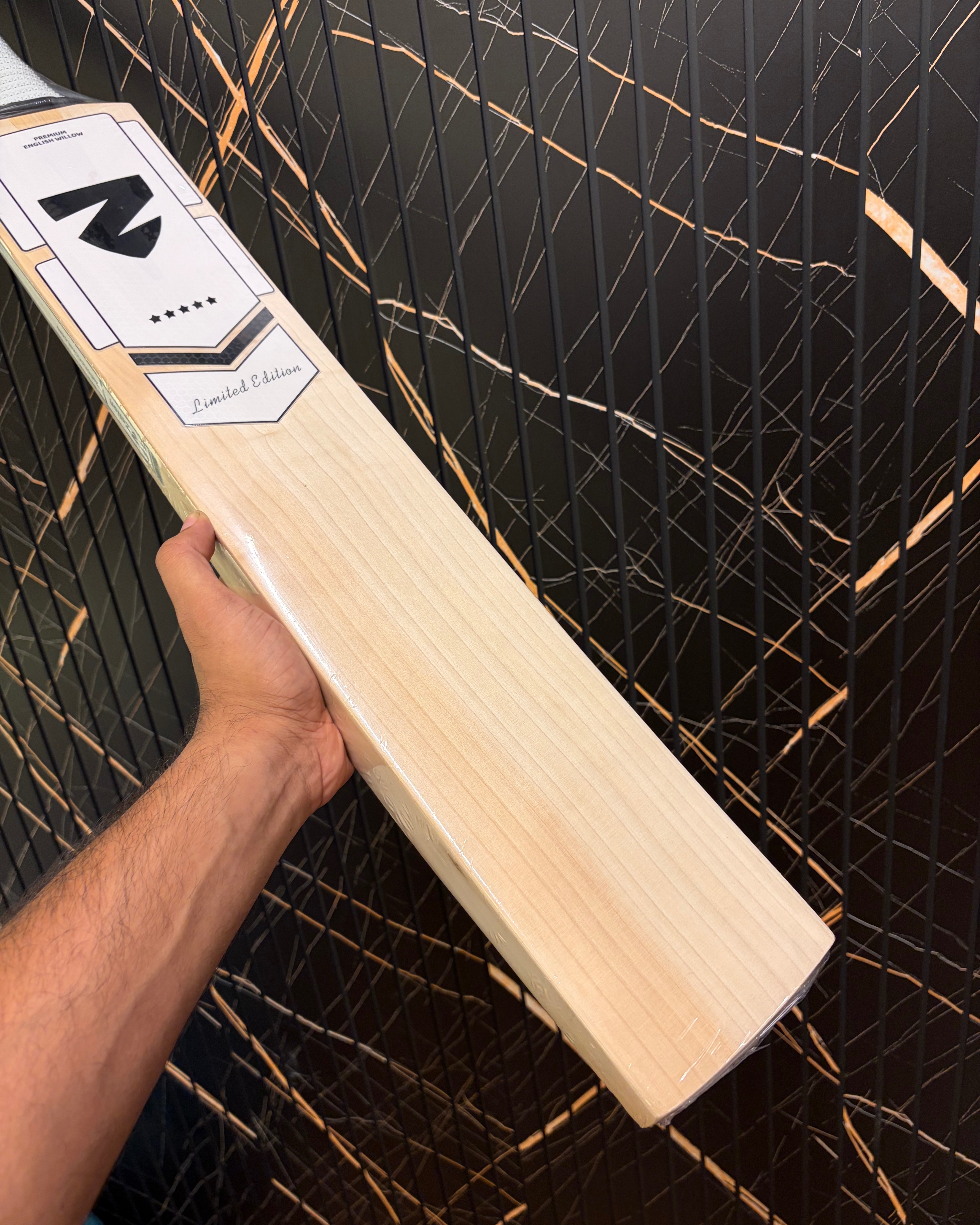 Limited - Grade 1+ English Willow Cricket Bat 1