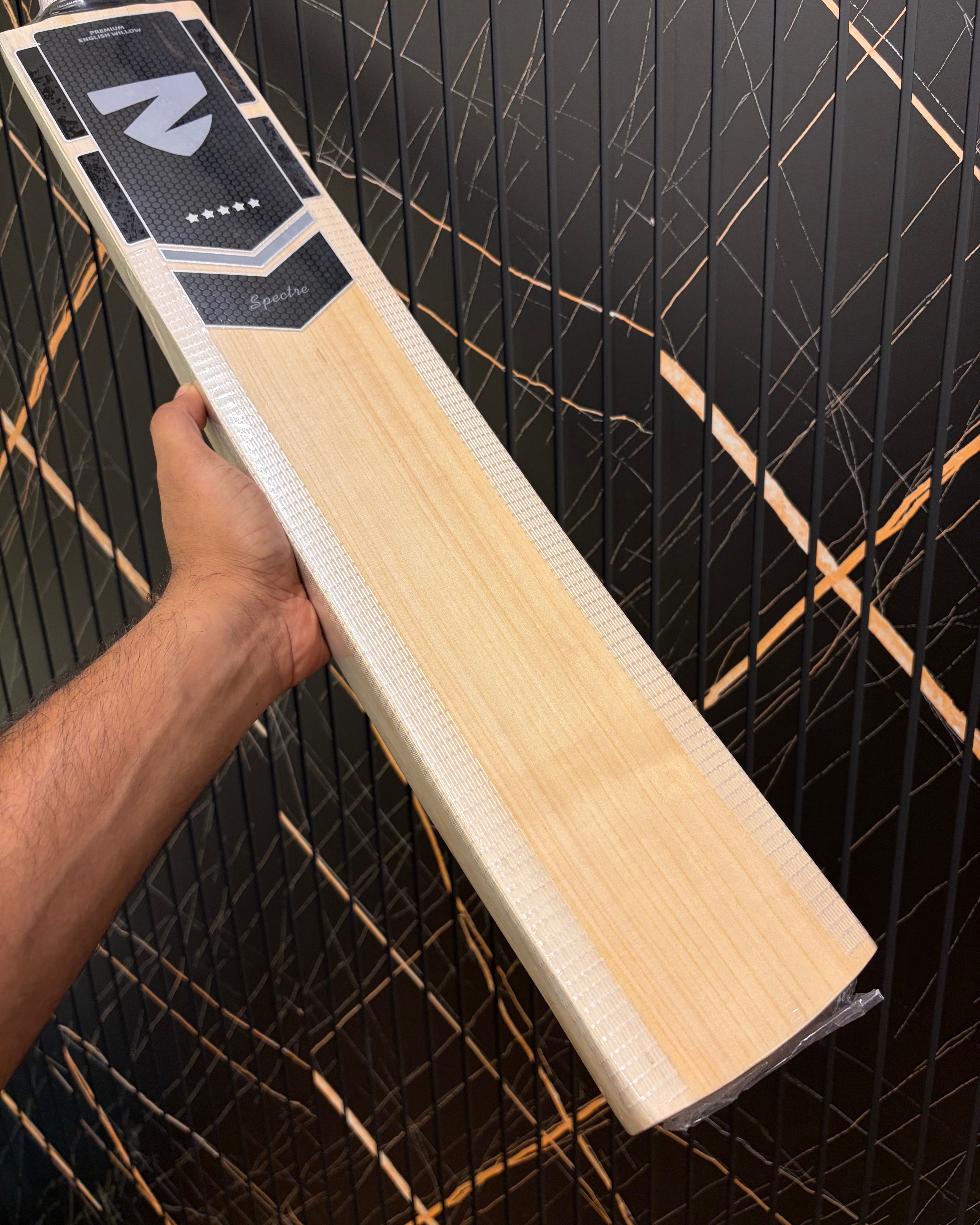 Spectre - Grade 3 English Willow Cricket Bat 1