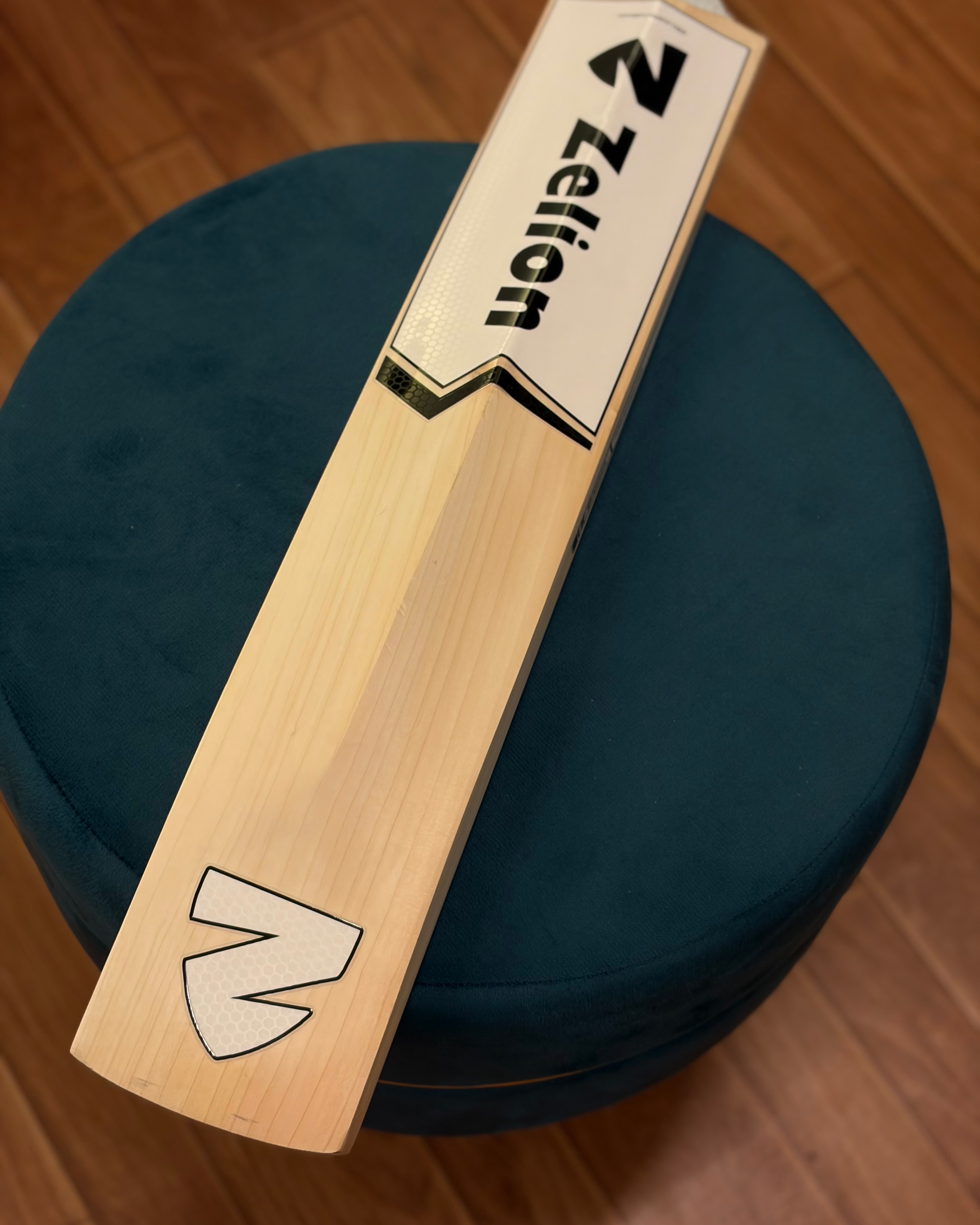 Pro Reserve - International Player Grade Willow Cricket Bat 2