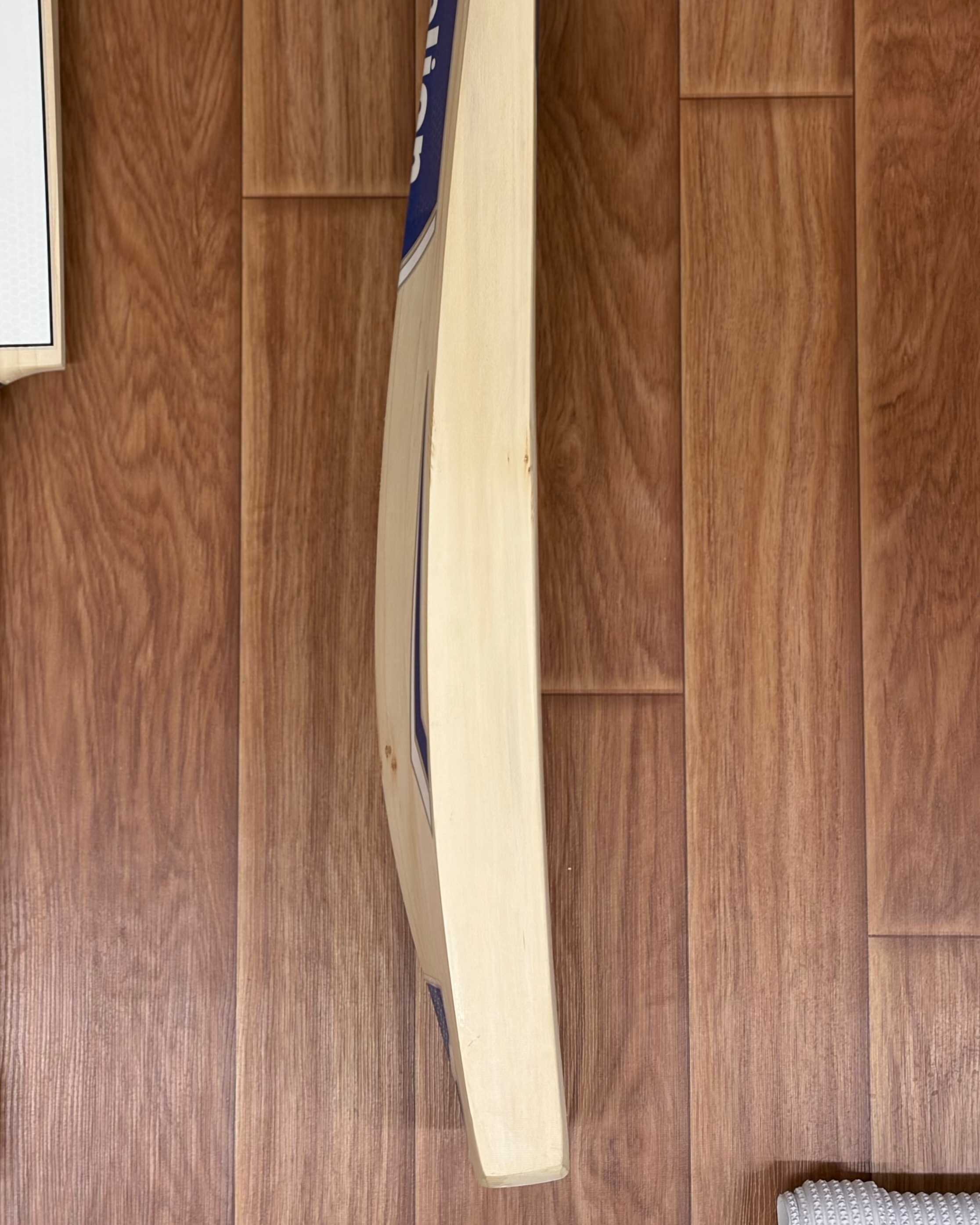 Spectre - Grade 3 English Willow Cricket Bat 3