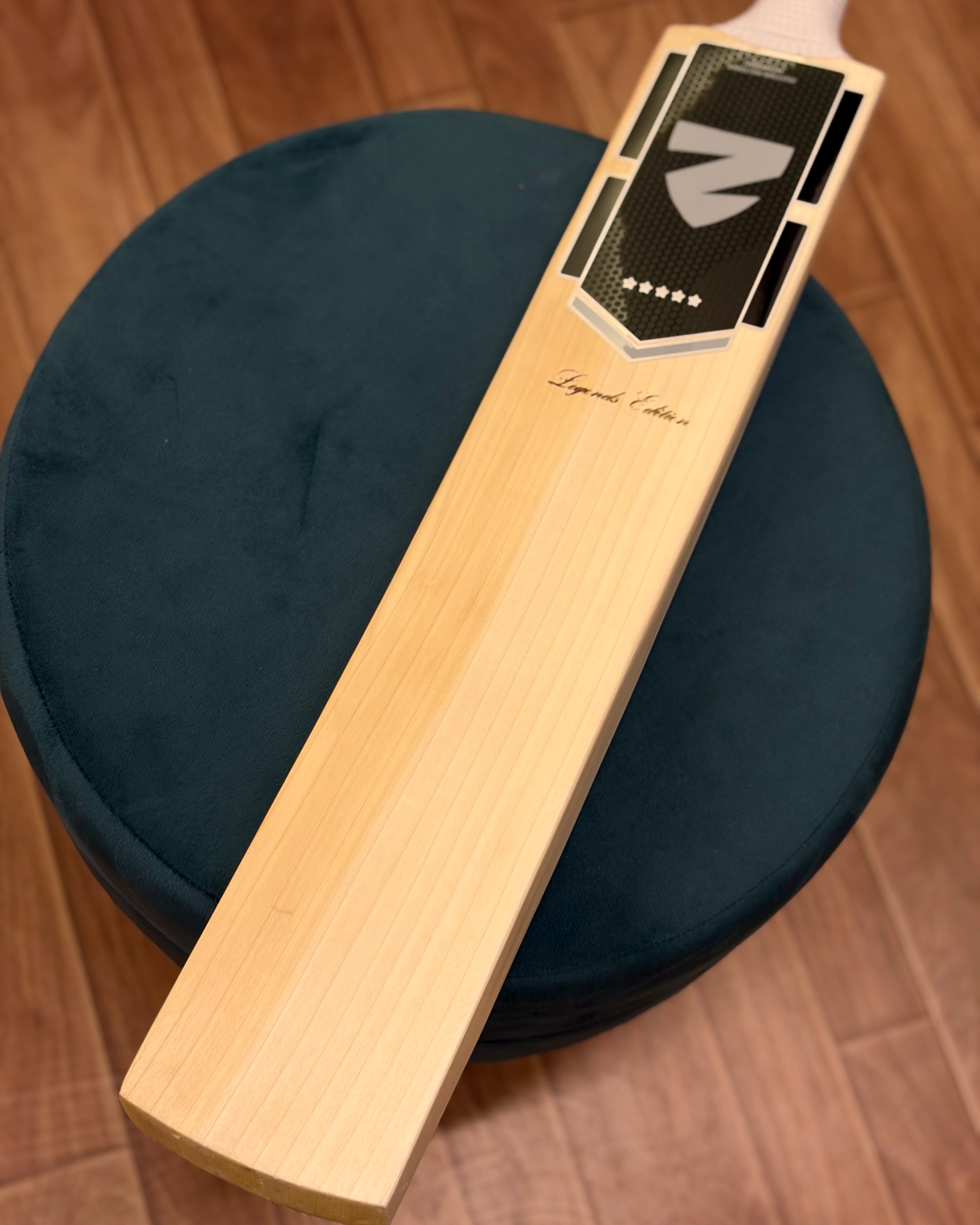 Legends - International Player Grade Willow Cricket Bat 1