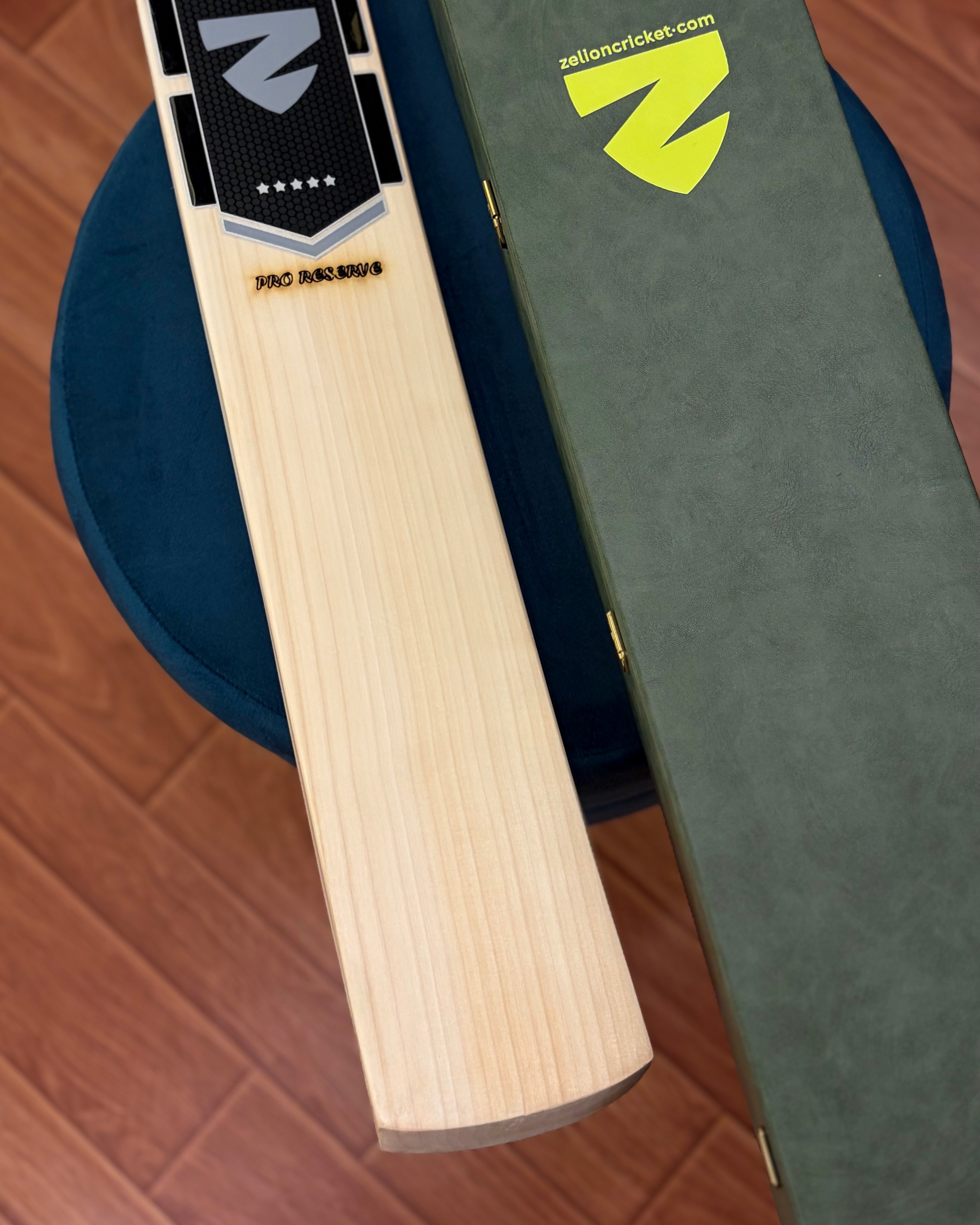Pro Reserve - International Player Grade Willow Cricket Bat 1