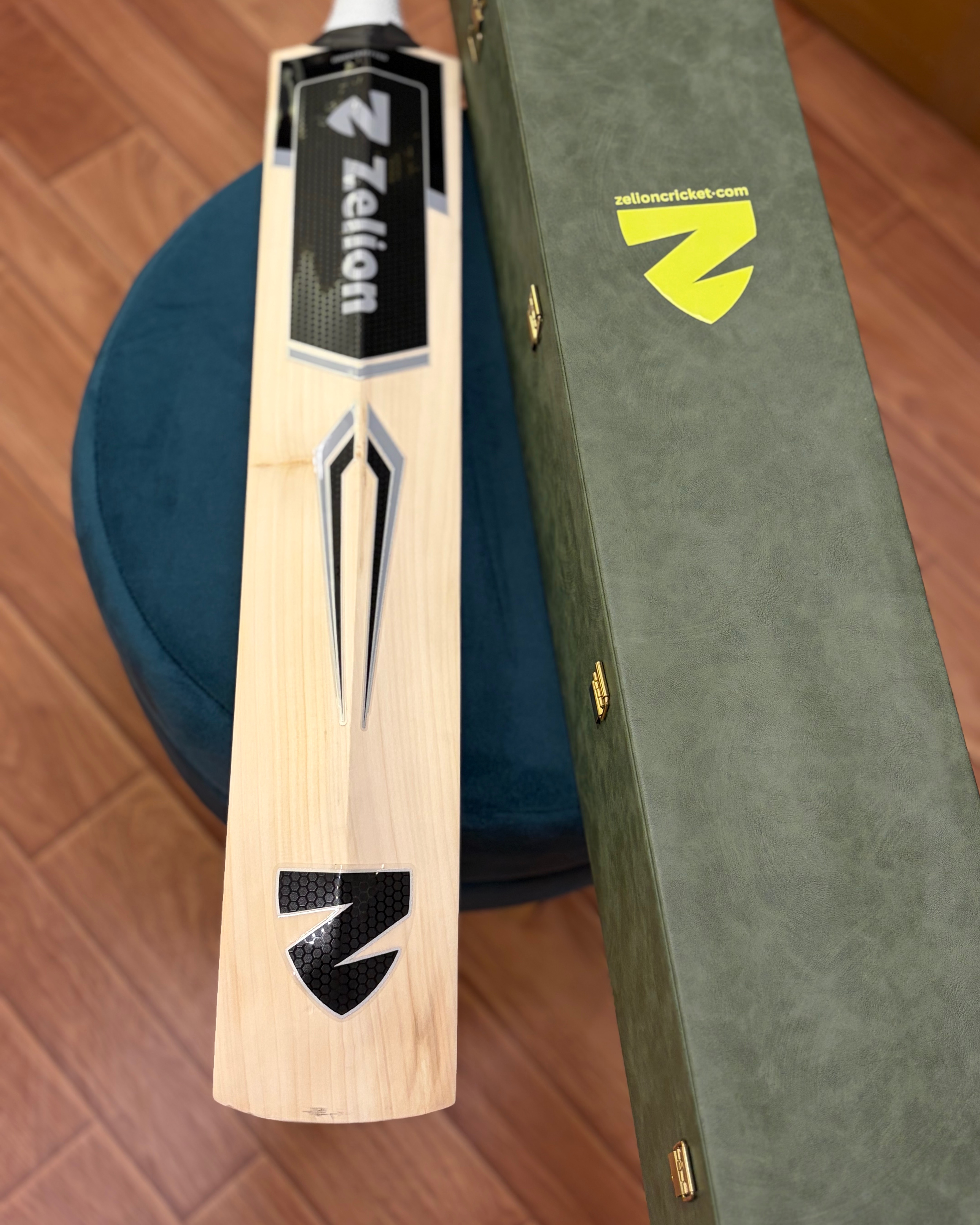 Pro Reserve - International Player Grade Willow Cricket Bat 3
