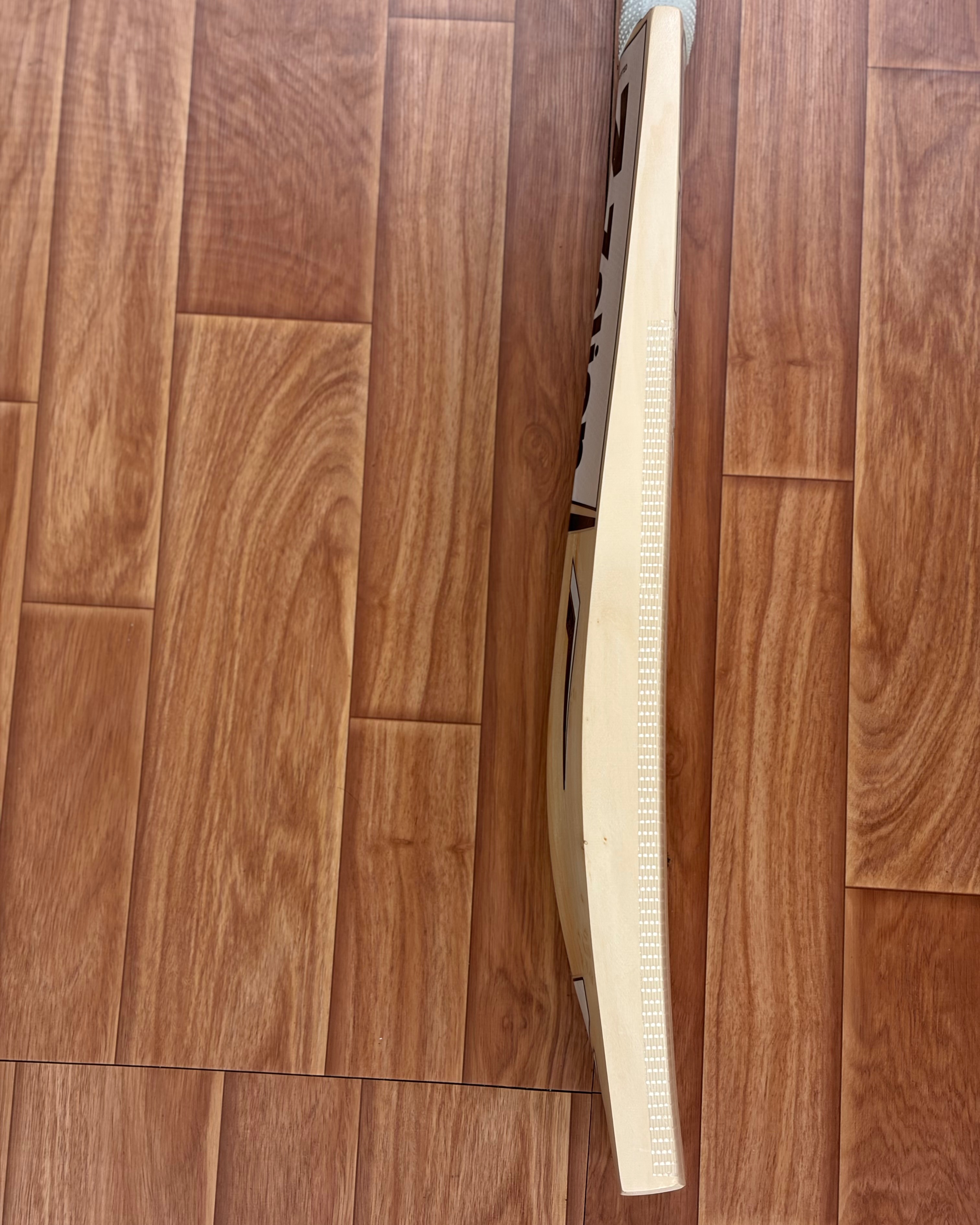 Limited - Grade 1+ English Willow Cricket Bat 2