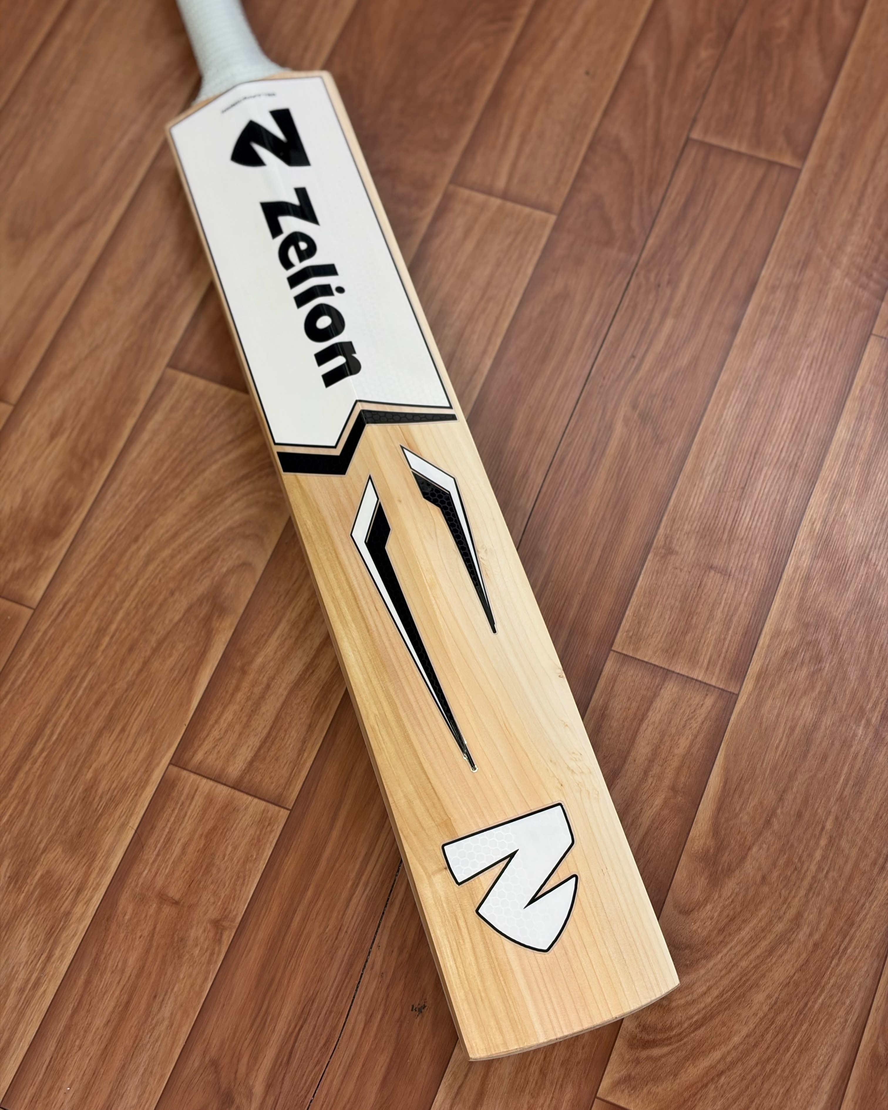 Limited - Grade 1+ English Willow Cricket Bat 3